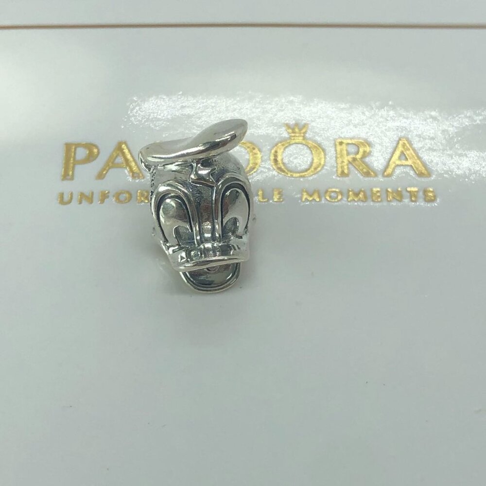 🌞📖Pandora Disney Donald Duck Portrait Charm